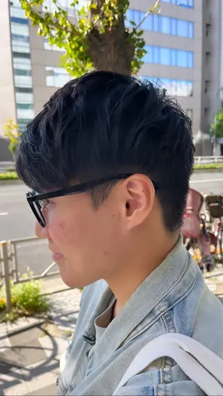 ショート パーマ メンズ アートディレクター 尾内 友美のヘアスタイル