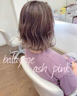 ショート カラー GLAD 萩原のヘアスタイル