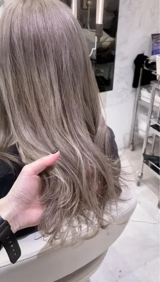 セミロング ☆ハイトーン口コミ◎ WiLL/京橋のヘアスタイル