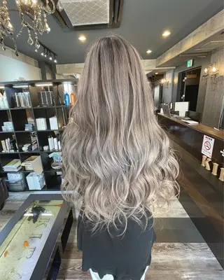 ロング KIRA スズキ タクヤ/店長のヘアスタイル