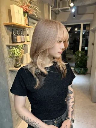 セミロング 心斎橋ヘアカラー ブリーチmarinaのヘアスタイル