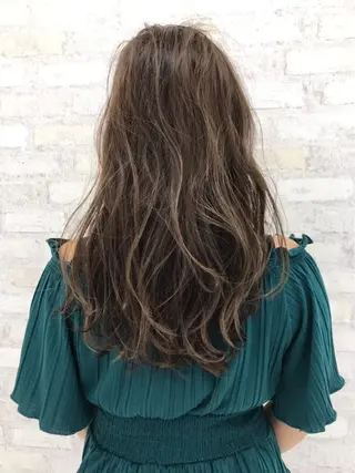 ロング カラー ORO塚口店所属・新店舗ORO塚口店 駅から徒歩4分🚶のヘアスタイル