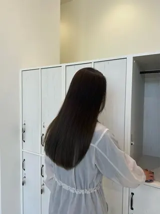 ロング カラー 平井 真由のヘアスタイル