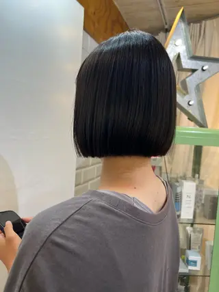 ショート KANA/ボブ/ インナーカラー/艶髪のヘアスタイル