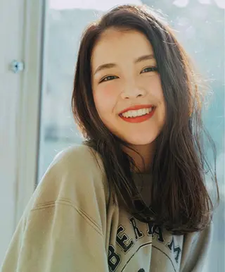 ロング カラー ✴️Siesta✴️ 透明感ヘアカラーのヘアスタイル