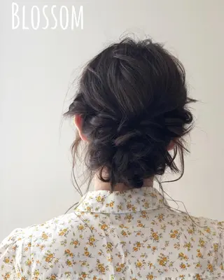 ミディアム ヘアアレンジ ブリーチカラー🌈 石垣翔太のヘアスタイル