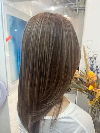 ミディアム カラー 新宿デザインカット 👶RENAのヘアスタイル