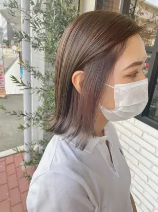 ミディアム 小坂 真子のヘアスタイル