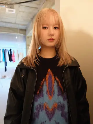 カラー 伊藤 美咲のヘアスタイル