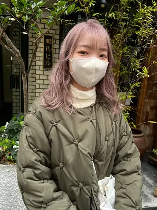 セミロング カラー 顔周りレイヤー/韓国 ブリーチminamiのヘアスタイル