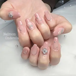 ネイル Nailroom. Cinderellaのネイルデザイン