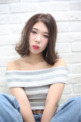 ミディアム 縮毛矯正/髪質改善 継続する美髪のヘアスタイル