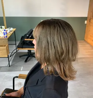 ミディアム ⛄️艶カラー⛄️ ✨パーマ✨又吉のヘアスタイル