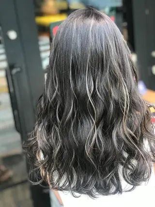 セミロング カラー 山内 聡史のヘアスタイル