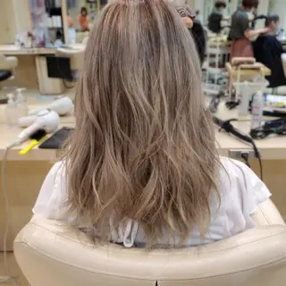 セミロング 社内カット講師・店長 菅原賢一のヘアスタイル