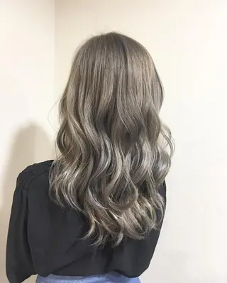 ロング ヤマグチ ヒカルのヘアスタイル