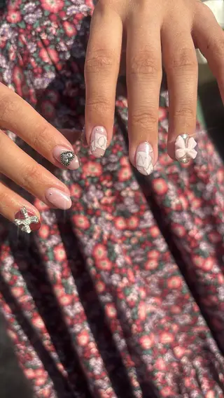 ネイル nailsalon　hue所属・小山 羽奈のネイルデザイン