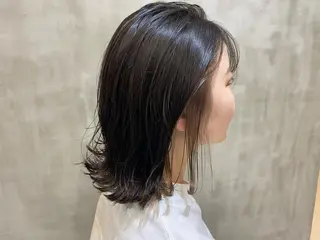 ミディアム カラー 鈴木 美紅のヘアスタイル