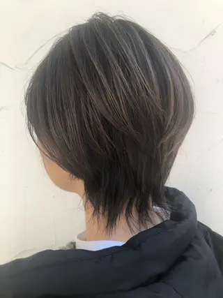 ショート カラー 大岩 茉愉のヘアスタイル
