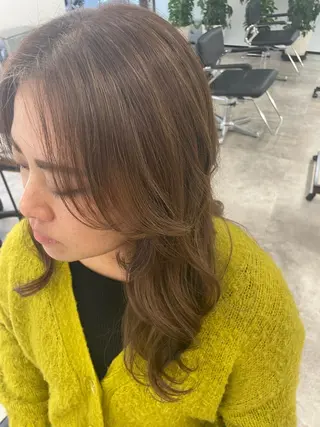 ロング カラー KANGOLSALON 富山セントラル所属・松井 亜美のヘアスタイル