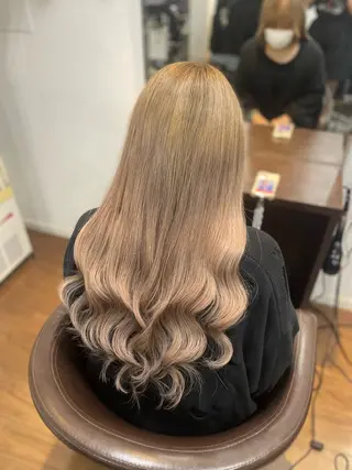 ミディアム kaho/推しカラー /ブリーチ/エクステのヘアスタイル