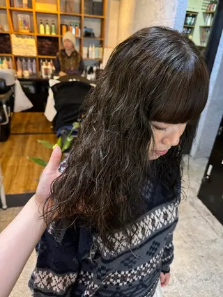 ロング パーマ HIKARIS 長澤彩のヘアスタイル