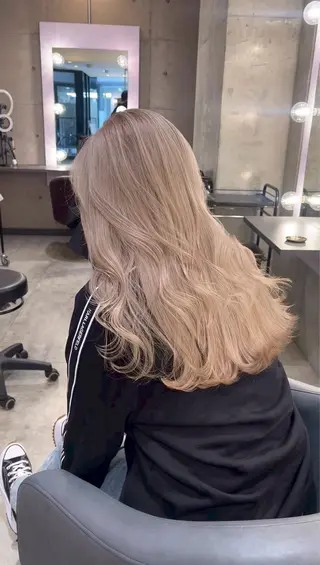 セミロング 髪質改善 Noe心斎橋店のヘアスタイル