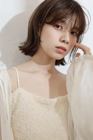 ミディアム 骨格補正似合わせ カット阿部建のヘアスタイル