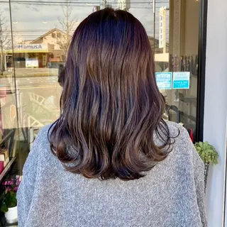 ミディアム カラー 惣木 菜穂のヘアスタイル