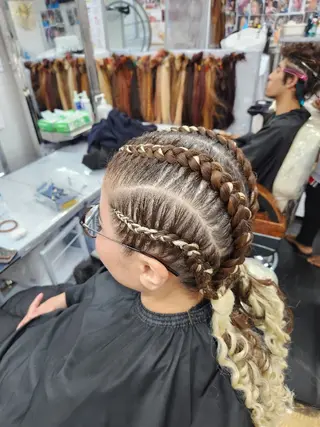  渡辺 マリのヘアスタイル