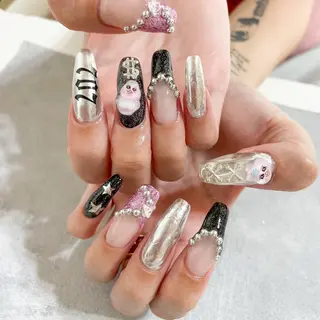 ネイル ゴテゴテ💙ワンホン リオナのネイルデザイン