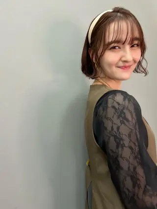 ミディアム カラー パーマ ヘアアレンジ コテ巻き風パーマ 韓国風パーマ 無重力のヘアスタイル