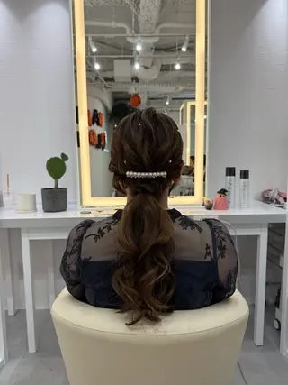 ロング R/🎀 ヘアセット・艶カラーのヘアスタイル