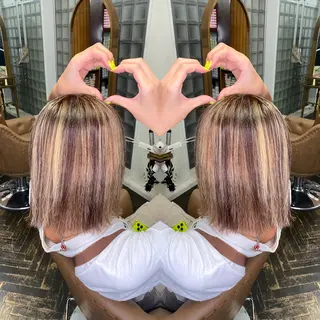 ミディアム カラー レイヤー/ボブ/ ミニボブ/AOIのヘアスタイル