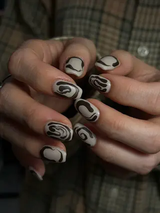 ネイル pu+on. nailworks所属・fuyumi / ニュアンスネイルのネイルデザイン