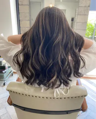 ロング カラー パーマ ヘアアレンジ メンズ キッズ ネイル マツエク・マツパ ハイライト、レイヤー カット/西梅田/中西のヘアスタイル