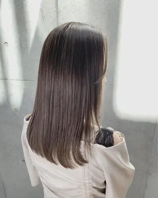 カラー ハリウッドブロウ LAID BACKの眉毛・アイブロウイメージ