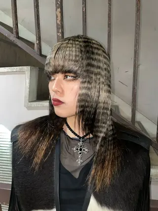 セミロング カラー デザインカラー⭐︎★ 🐆hyoma🐆のヘアスタイル