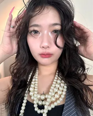 ロング 🍓ケアブリーチ× レイヤーカット🍓のヘアスタイル