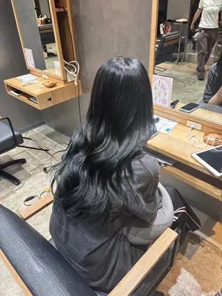 ロング カラー Inity心斎橋店所属・𝐼𝑛𝑖𝑡𝑦 🎀 𝑦𝑢𝑖♡のヘアスタイル