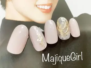 ネイル Magique パーマ専門のマツエク・マツパデザイン