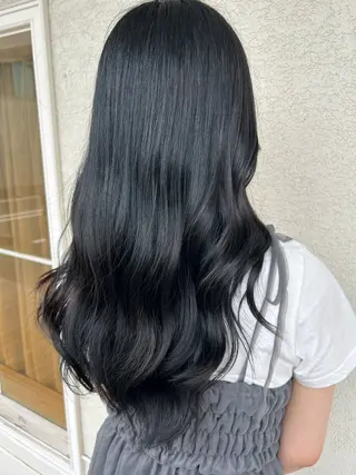 カラー YoLo.所属・村上 ななみのヘアスタイル
