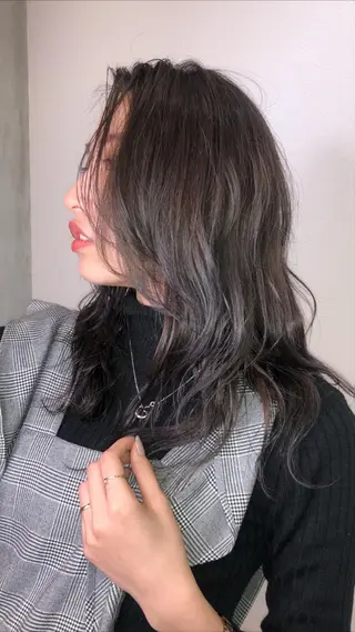 ロング カラー VIEWユリナ メイク/ カットのヘアスタイル