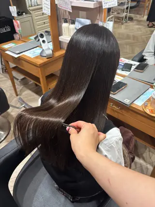 ロング カラー 佐藤 瑠香のヘアスタイル