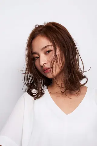 ミディアム カラー 縮毛矯正💎髪質改善 レイヤー✨山内健太郎のヘアスタイル