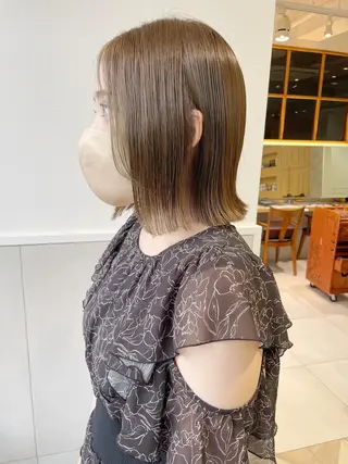 ミディアム カラー 齋藤 咲のヘアスタイル