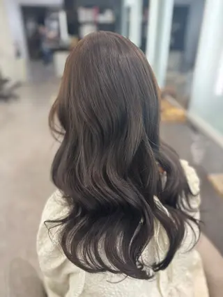 ロング カラー HIROOKA EMIRIのヘアスタイル