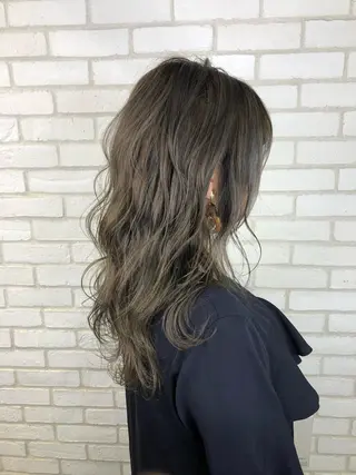 セミロング カラー RAF TOKYO所属・小島 侑衣のヘアスタイル