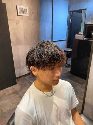 ミディアム パーマ メンズ SWELL  七隈四つ角店所属・SWELL アトムのヘアスタイル