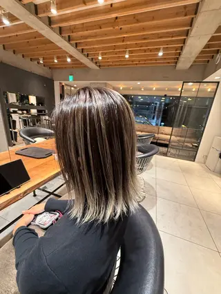 ミディアム カラー 月江 嵩士のヘアスタイル